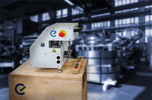 Prüfmaschine für Trelleborg mit Edison-Logo